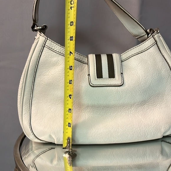 💼 2 For 1 VEUC Michael Kors like new VINTAGE RARE shoulder bag purse & wal… - Picture 15 of 17